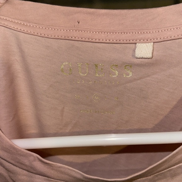 Guess pink tshirt nwot size M - Picture 2 of 3